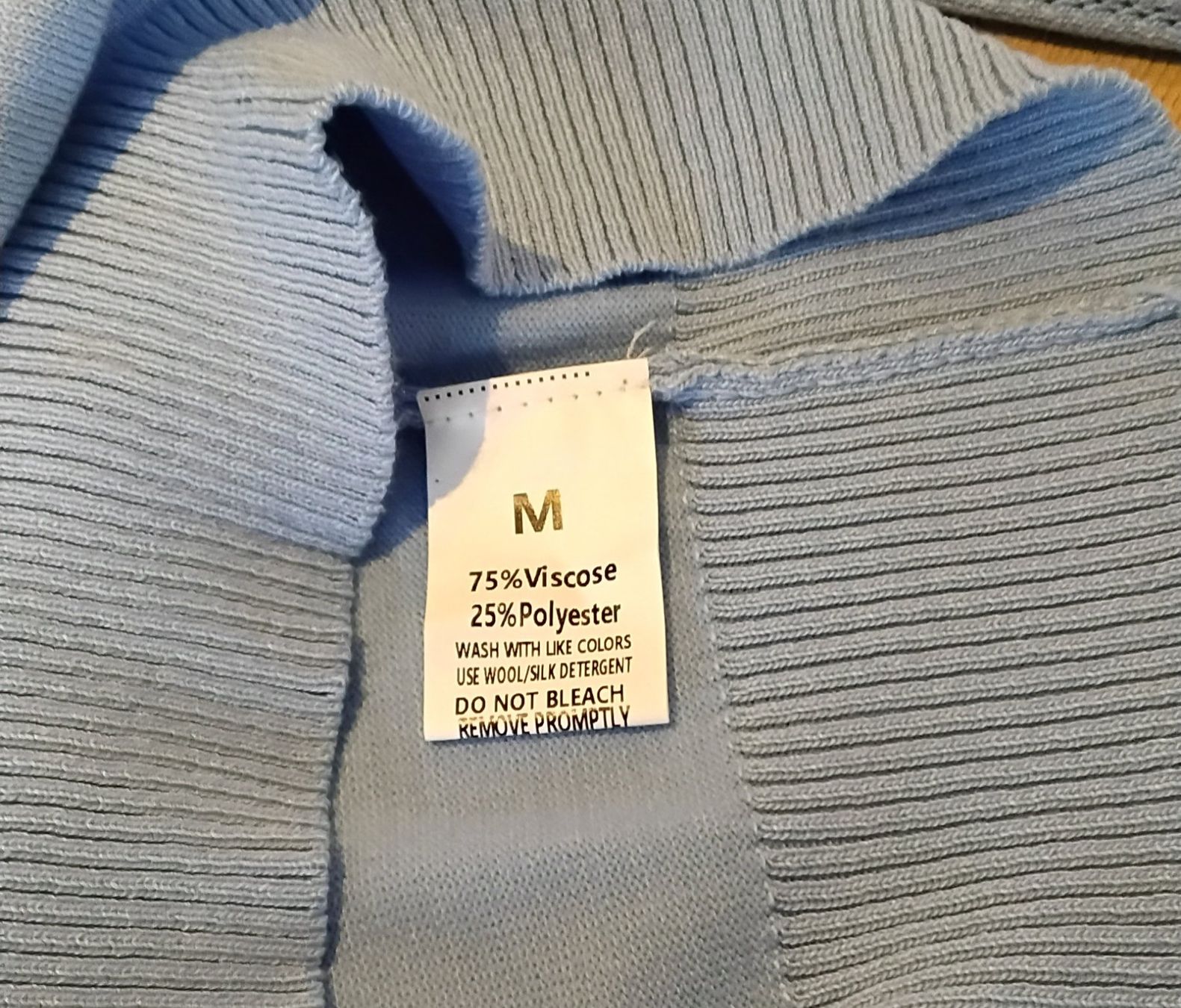 Pulls & Sweat-shirts: Damen Pullover NEU Gr M hellblau Viscose – Neuf (Voir description) à Rupperswil par Joggi023 4