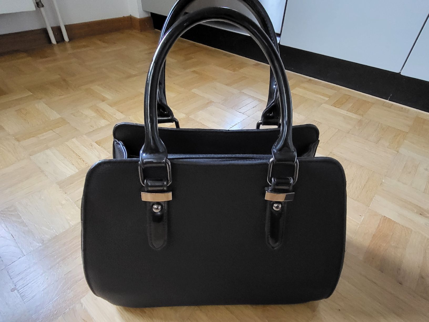Borse da donna: Schwarze Damenhandtasche – Usato da stäfa venduto da brandy66 1