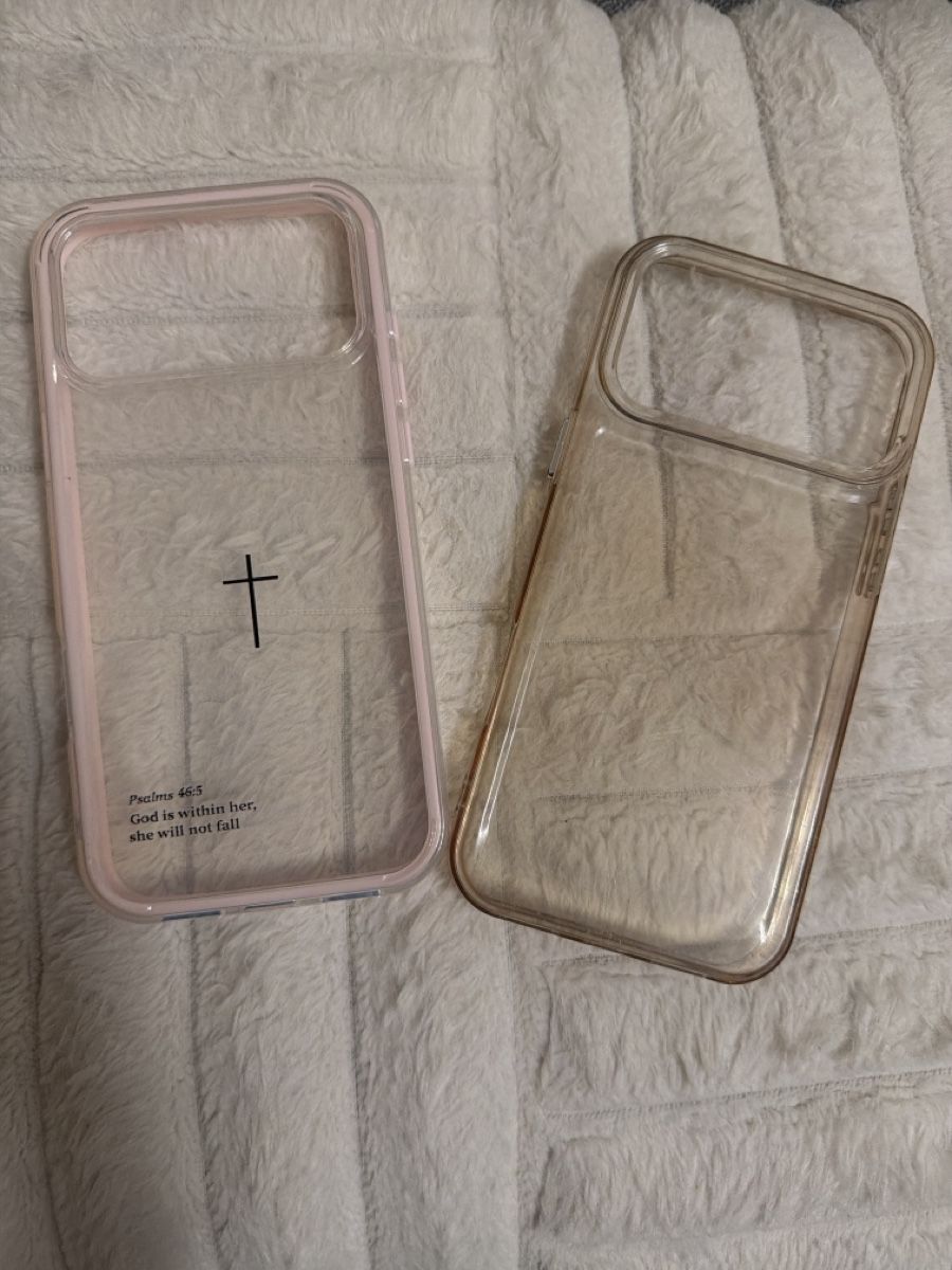 Coques & Protection écran: iPhone 17 Pro Max handyhülle 2x – D'occasion à Ostermundigen par S_M88