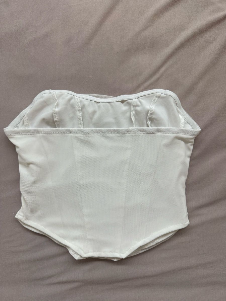 Tops: Corset blanc sans bretelles taille S – D'occasion à Granges VS par coraliegrd5 1