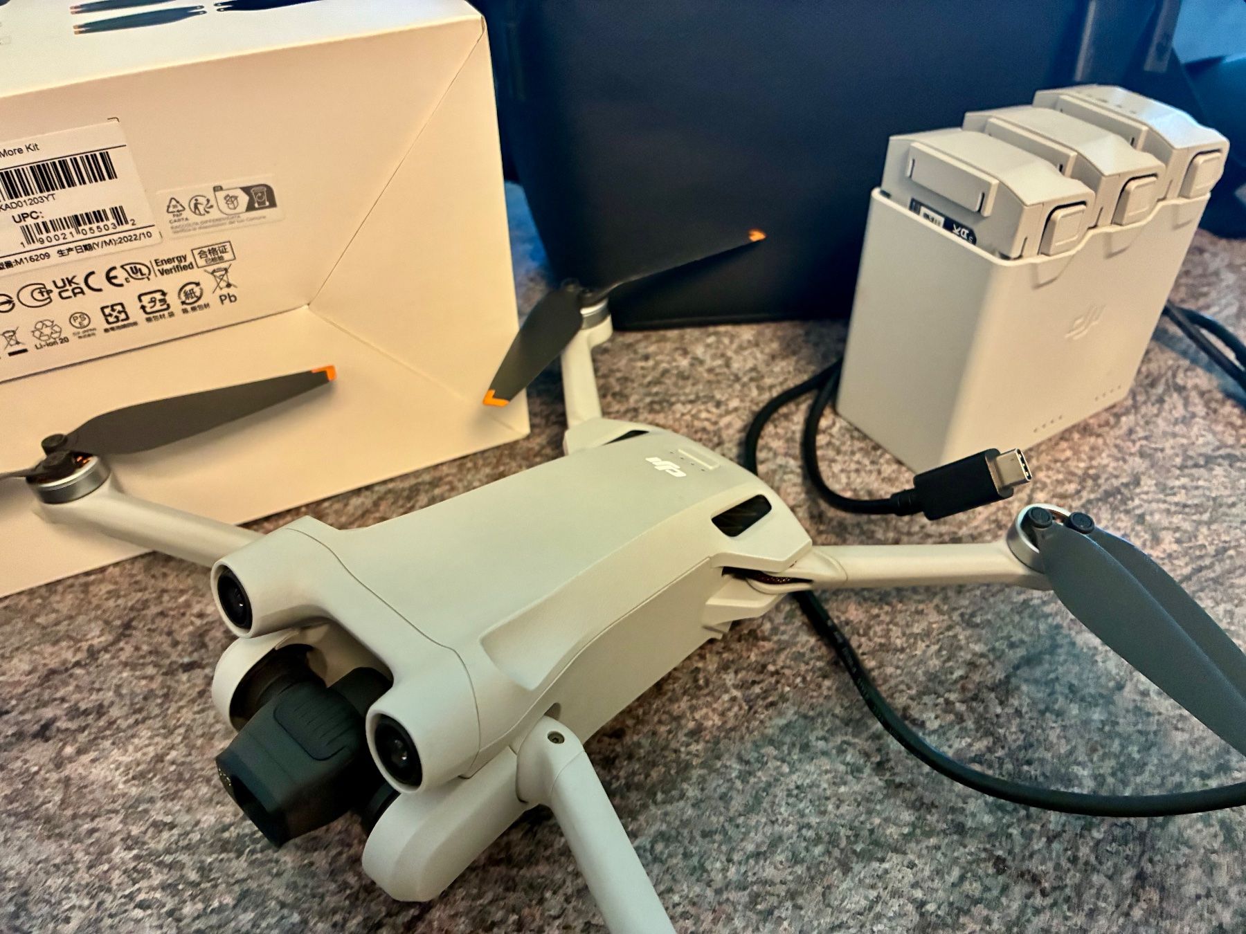 DJI Modellismo RC: DJI Mini Pro 3 mit DJI RC + Fly more Kombo + extra Taschen – Usato da Gampel venduto da Auktionsman 3