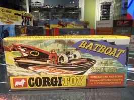 Corgi Toy Batboat and Trailer mit Batman und Robin 53037