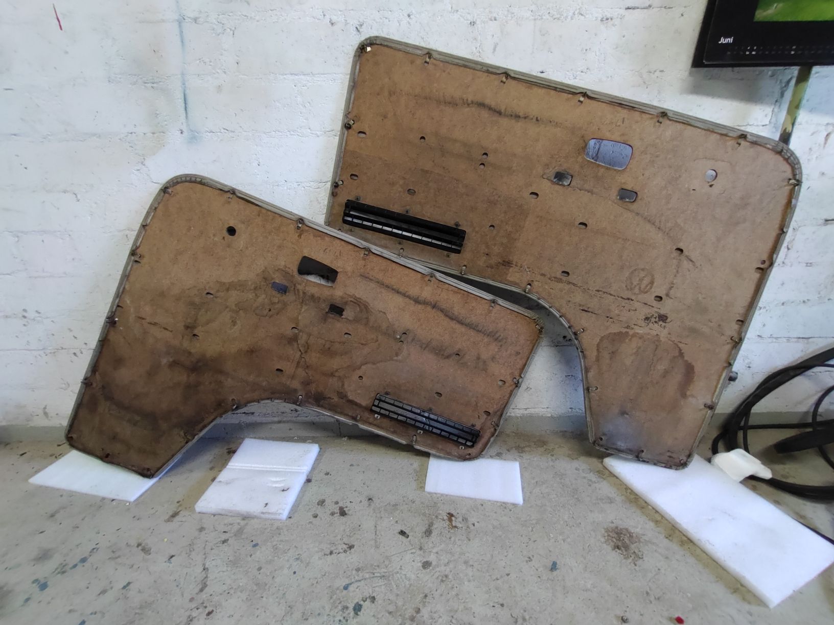 VW Tutti pezzi di ricambio auto: VW T2 Seitenpanel – Usato da Gurmels venduto da Tube1 5