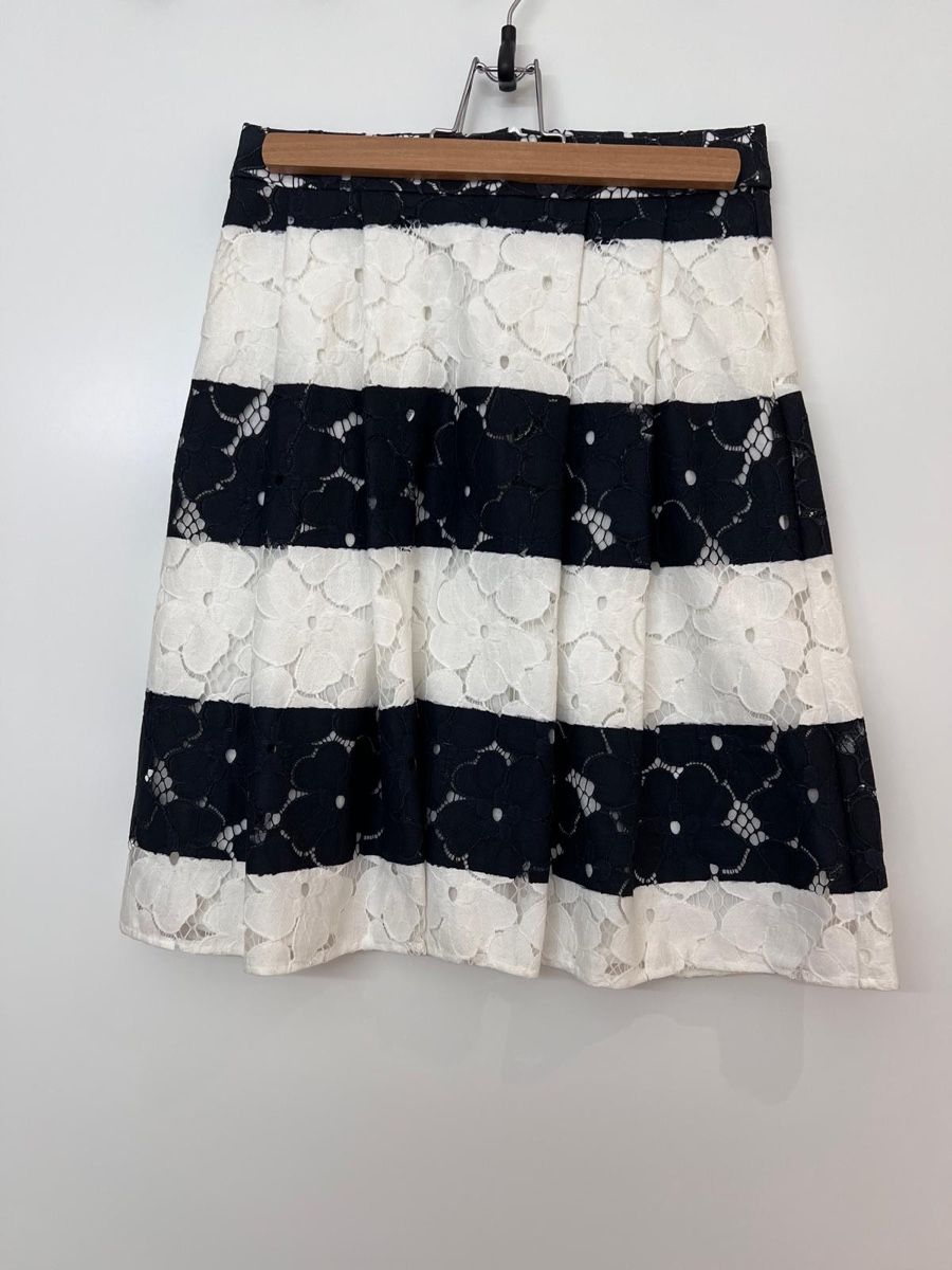 Taifun Gonne: Chic striped skirt with lace overlay, size small – Usato da Obbürgen venduto da cla_x9h6 1