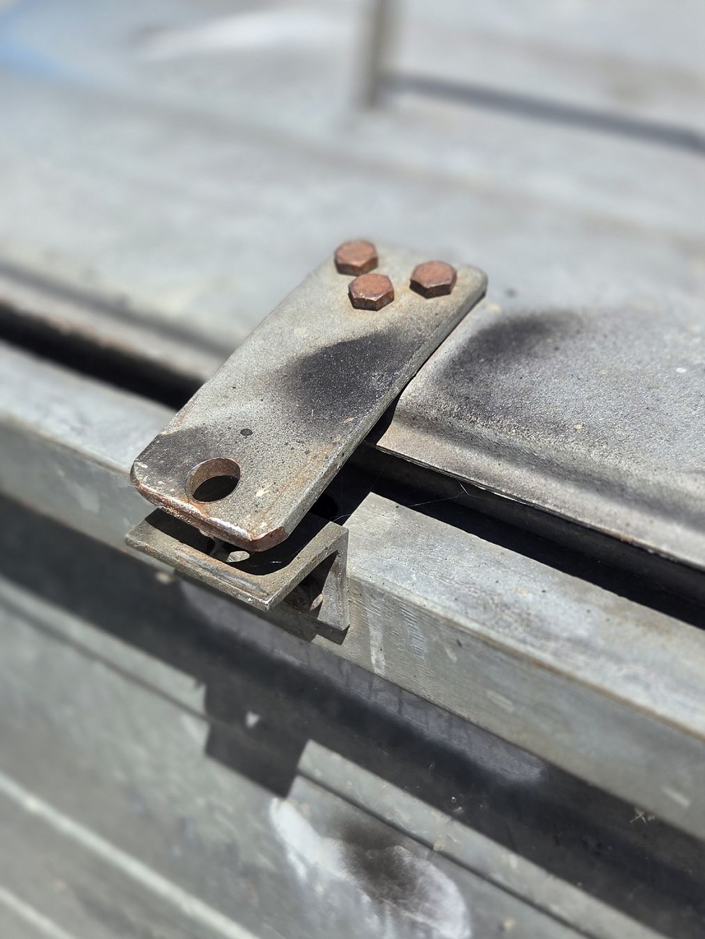 Autres articles bureau & commerces: 800 Liter Container mit Deckel – D'occasion à Oberhasli par General-Dealer 2