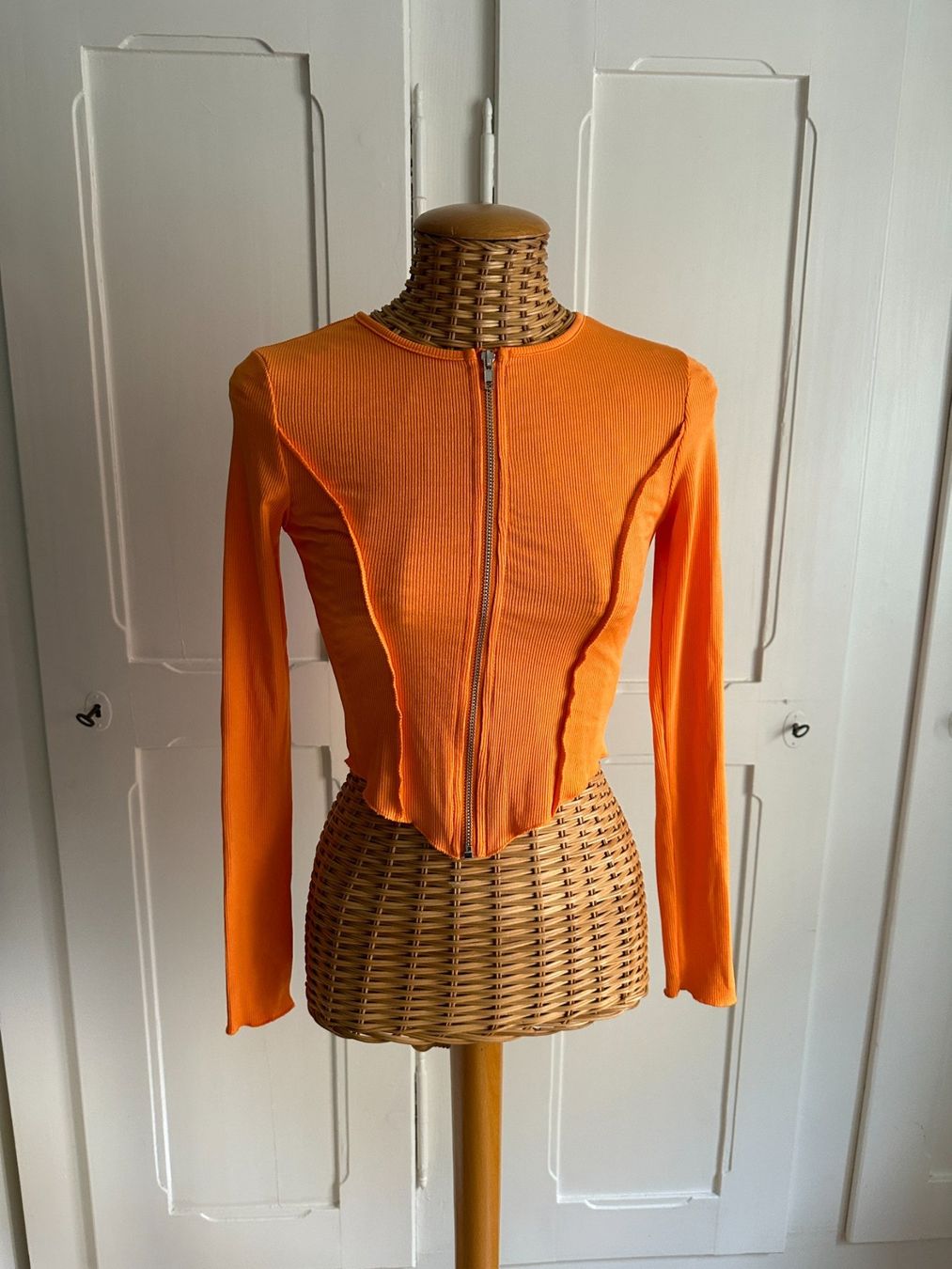 Shein T-shirt: SHEIN - Langarmshirt orange 34 – Usato da Zürich venduto da Diazaio