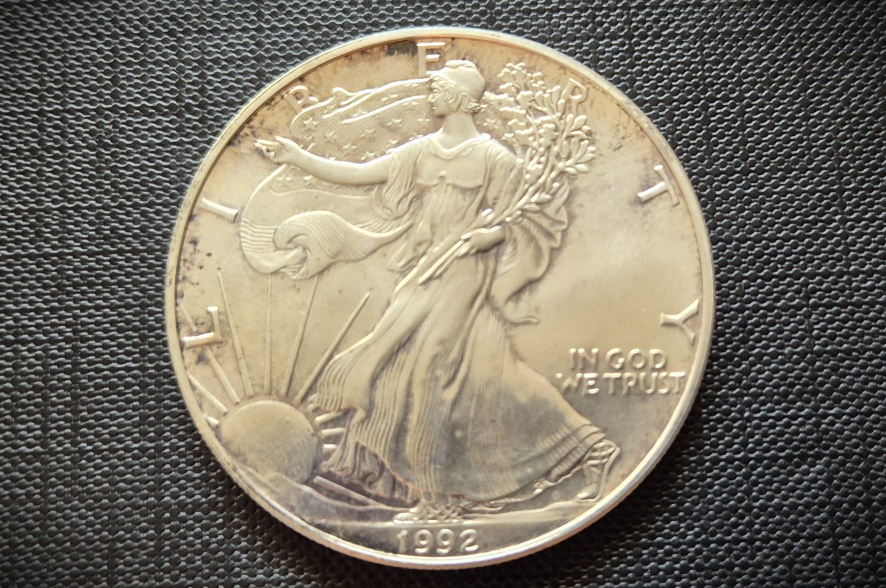 Tutti le monete: 1$ 1992 USA 1Oz. fine Silver – Usato da Zürich venduto da brinkosos