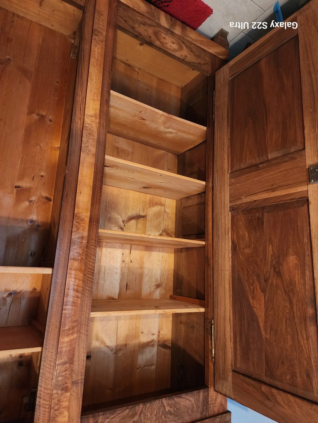 Armadi: Armoire vaudoise ancienne – Usato da Gressy venduto da dut_2d6c 2