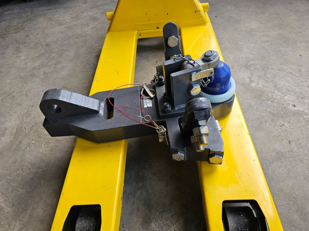 Heckenschere mit Ausleger für Traktor, Radlader, Stapler etc in Baden