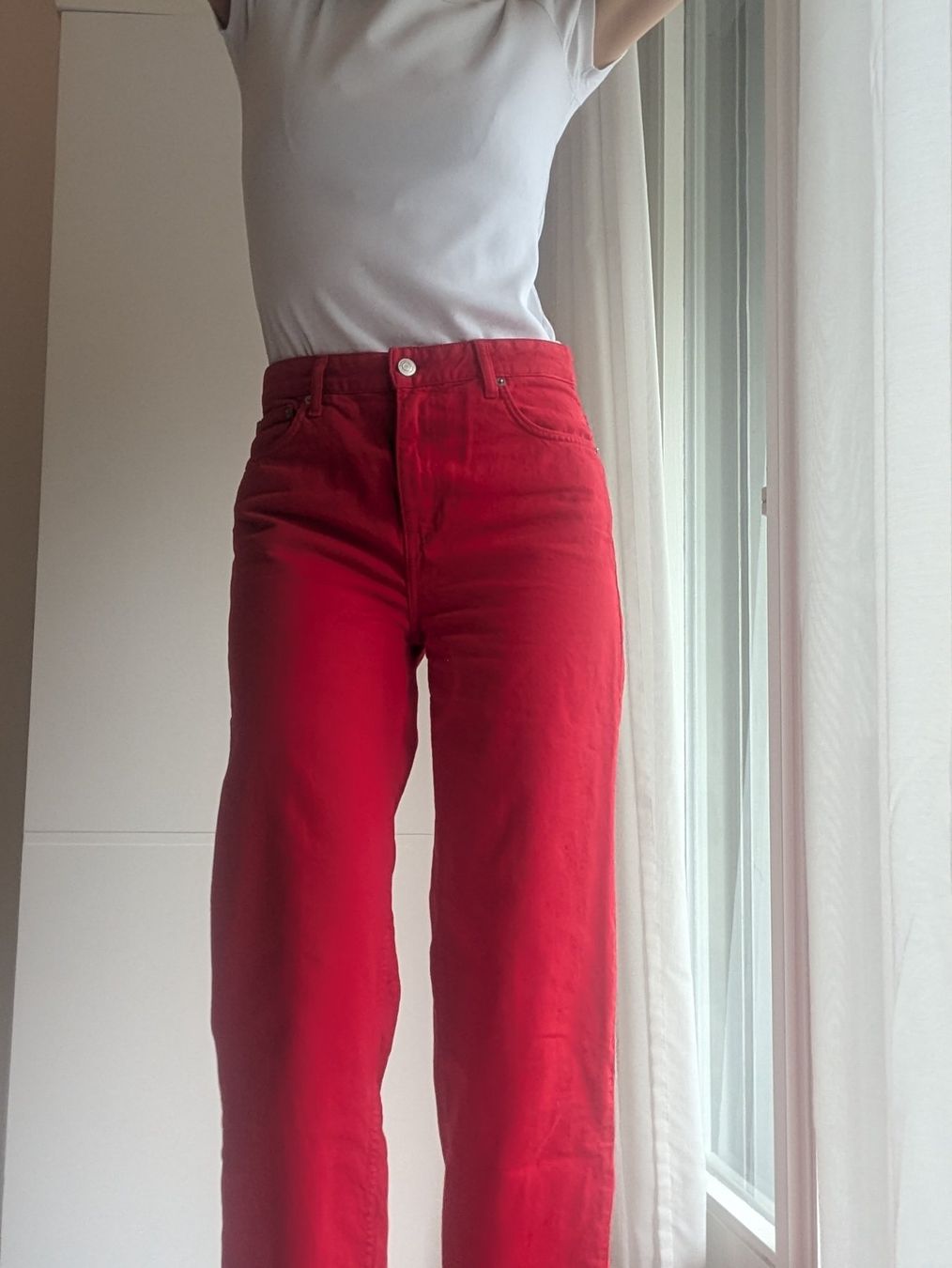 Zara Jeans: Jean droit wideleg rouge – Nuovo (secondo la descrizione) da Genève venduto da madlainaboillat