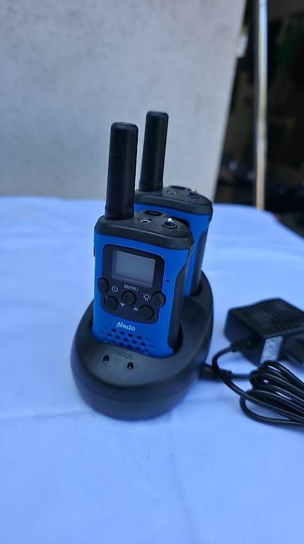 Radiocomunicazione: Alecto Walkie-Talkie Set mit Ladeschale – Usato da Dornach venduto da IP5