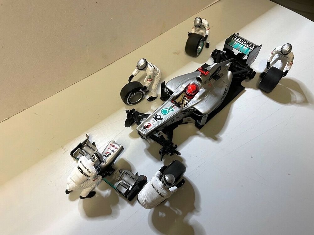 Mercedes Schumacher Comeback 2010 1/18 Minichamps