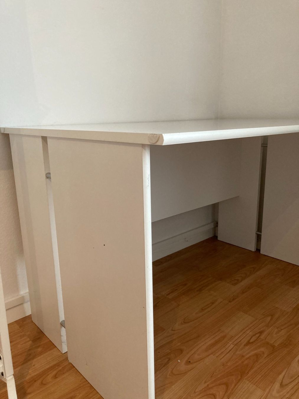 Scrivanie: Schreibtisch 120cmx80cmx72cm – Usato da Hinterkappelen venduto da deev 1