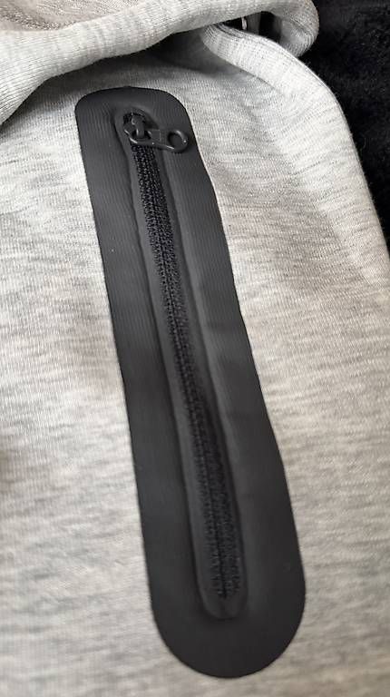 Giacche & Cappotti: Veste NlKE – Usato da Carouge GE venduto da Scoudli71 2