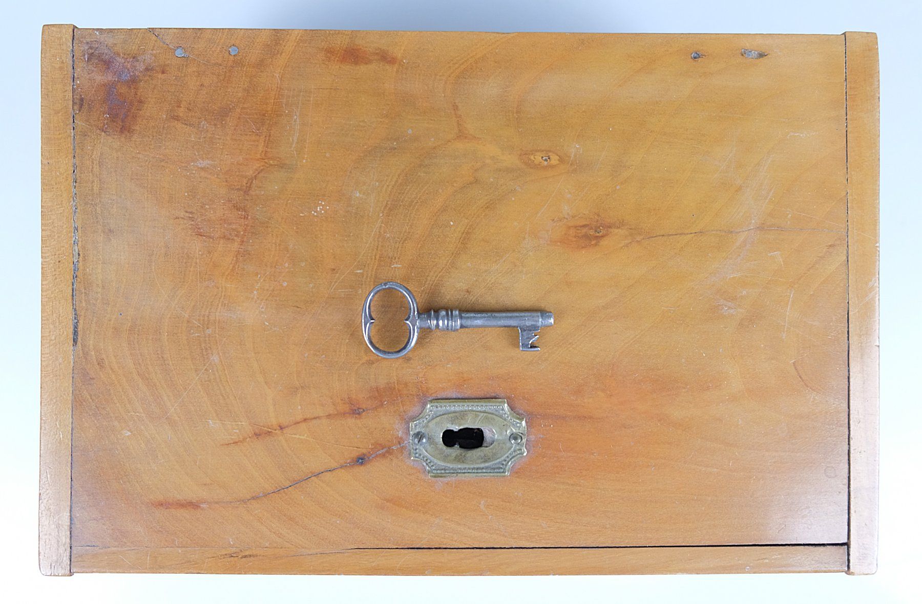 Dosen: Antike Holzschatulle (Zigarren-, Schmuck- oder Dokumente) – Gebraucht aus Volketswil von brockipfannenstil 7
