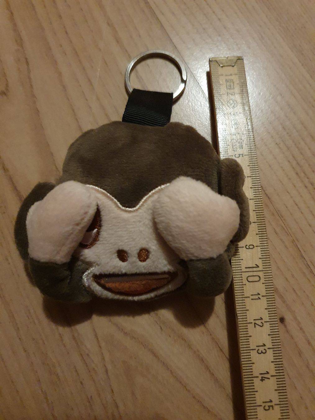 Portachiavi: Plüsch-Schlüsselanhänger Emoji "See-No-Evil Monkey" – Nuovo (secondo la descrizione) da Worb venduto da FroLok 2