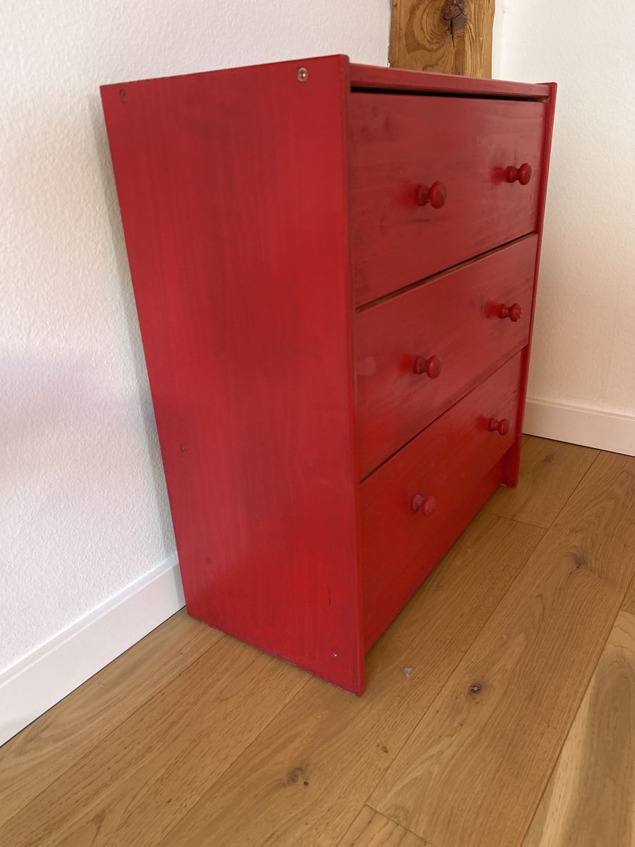 Ikea Red Painted Chest of Drawers (Gebraucht) in Lausanne für CHF 19 – nur Abholung auf Ricardo kaufen