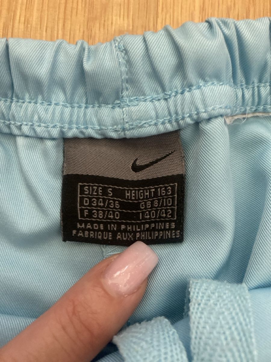 Nike Pantaloni: Nike Shorts, hellblau, Grösse S – Usato da Birmenstorf AG venduto da Midget0 2