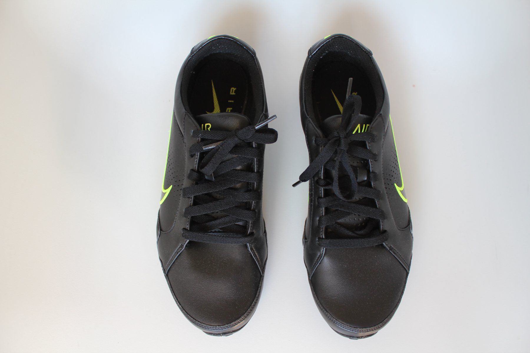 Nike Scarpe da uomo: Chaussures Nike air t. 44 – Usato da Peseux venduto da Gilloss 1