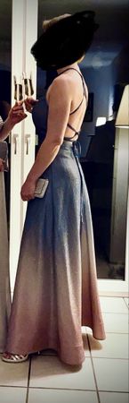 Wunderschönes, glitzerndes Abendkleid mit Beinschlitz, S