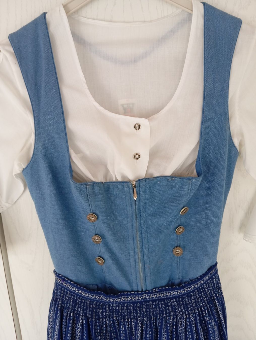 Kostüme: Original Wurzer Dirndl Grösse 36 mit zwei Blusen. – Gebraucht aus Oberägeri von baerghuus 2