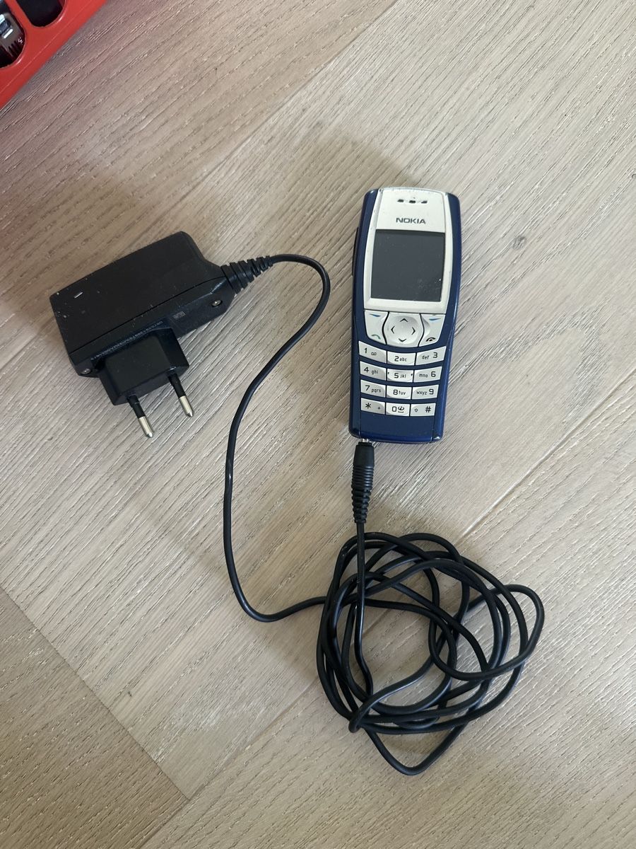 Nokia Handys / Smartphones: Nokia Mobiltelefon mit Ladekabel – Gebraucht aus Fribourg von wat_2cff