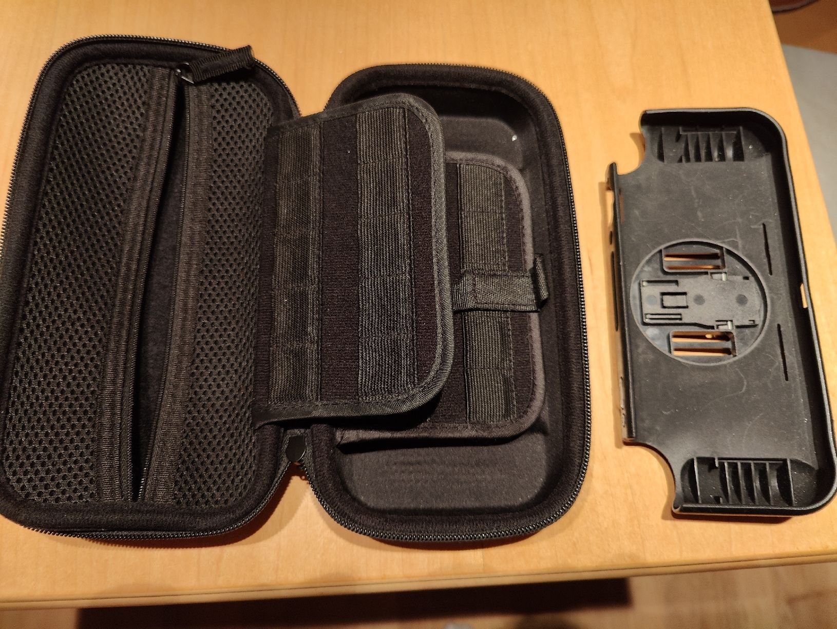 Nintendo Console: Nintendo Switch Lite TPU Shell/Grip + große Tragetasche. – Usato da Richterswil venduto da Tailgate