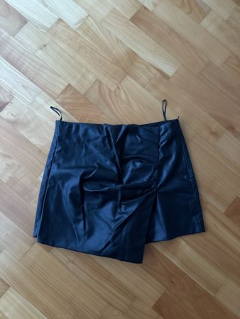 Zara Hosenrock in Lederoptik, Grösse M, neuwertig!