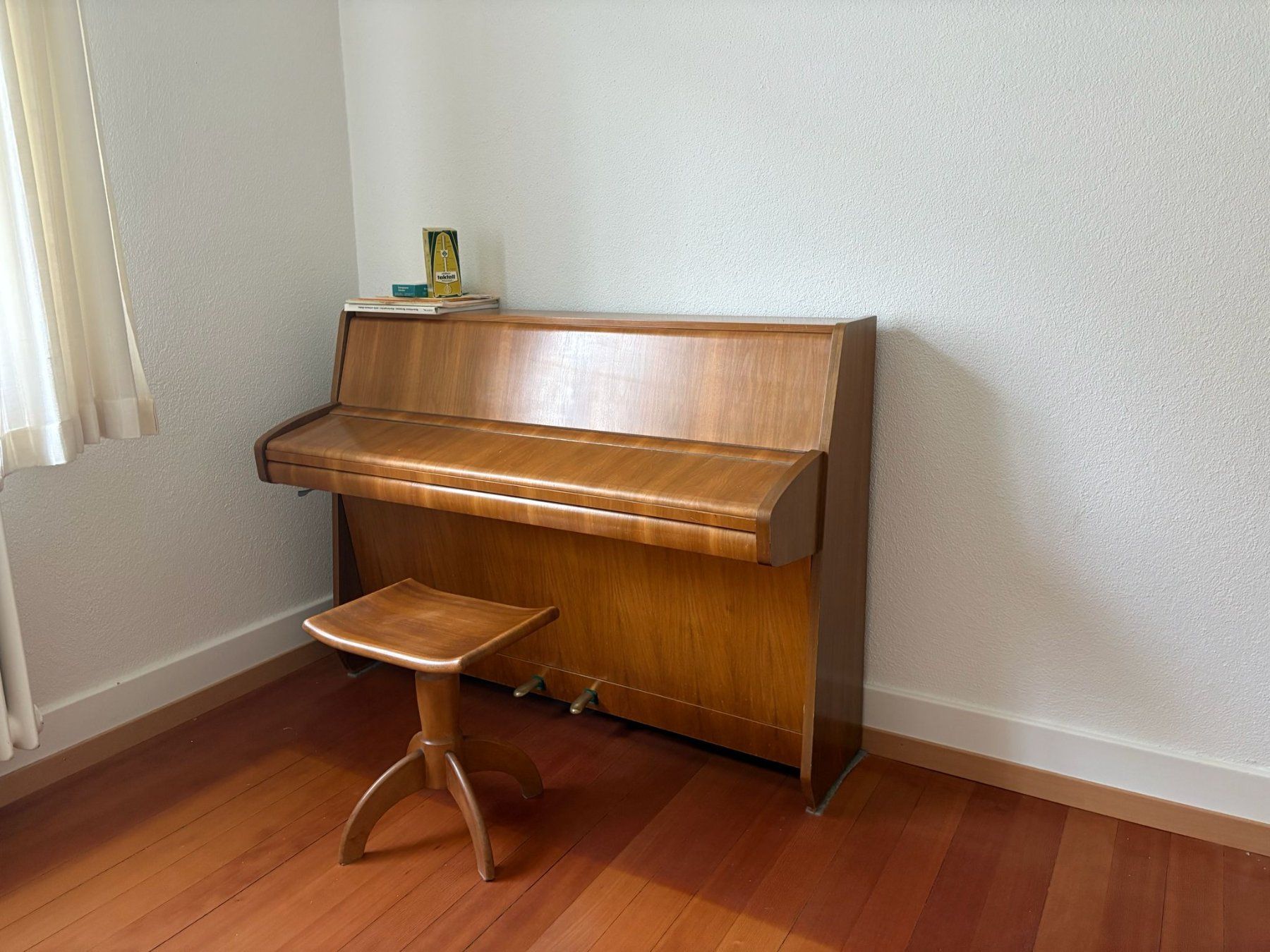 Musikinstrumente: Klavier Schimmel – Gebraucht aus Bern von Henaldo