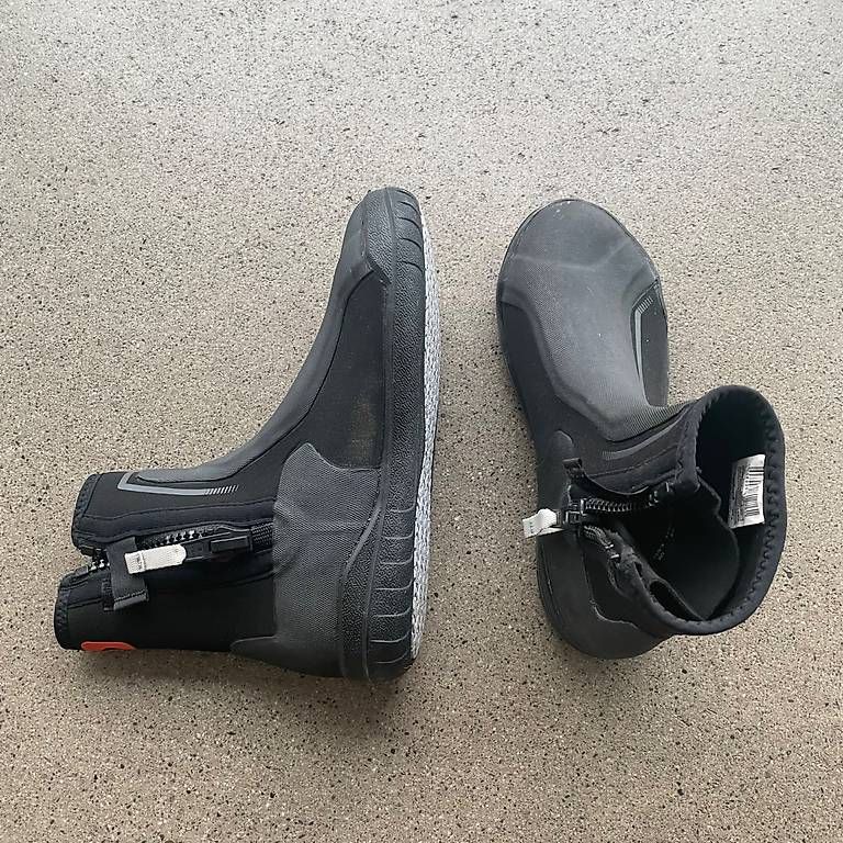 Decathlon Herrenschuhe: NEOPRENSCHUHE MARKE DECATLON – Gebraucht aus Biel/Bienne von inf_ssm8