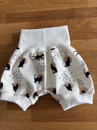 Kurze Katze Büsi Pumphose Mitwachshose Gr. 50/56 NEU