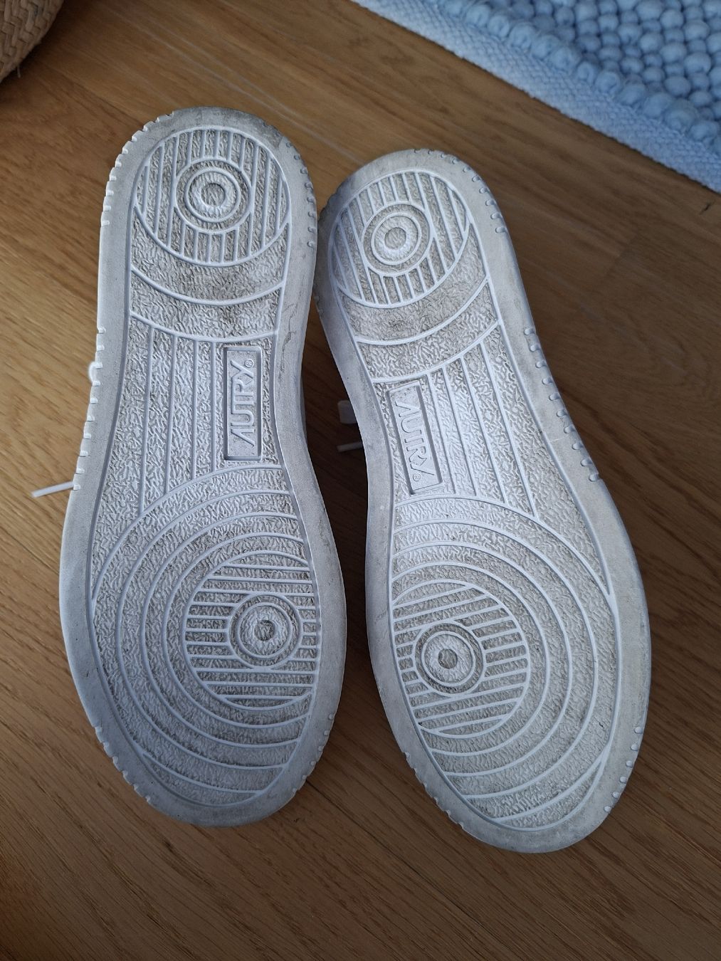 Autry Scarpe da uomo: AUTRY Medalist Sneaker Leder Weiss Grösse 38 – Nuovo (secondo la descrizione) da Wallisellen venduto da Ellasophialove 3