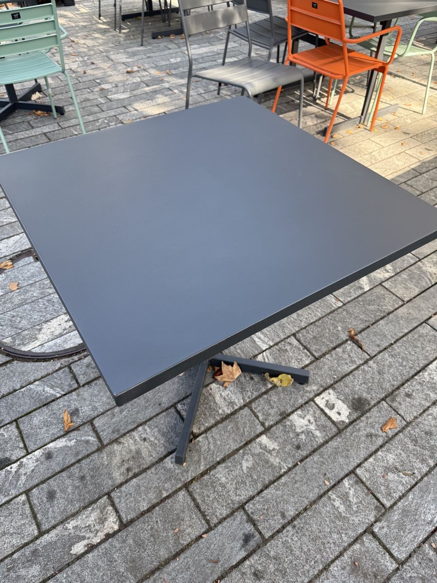 Tische: Gartentisch 8 stk – Gebraucht aus Lyss von Nach-Bar 1