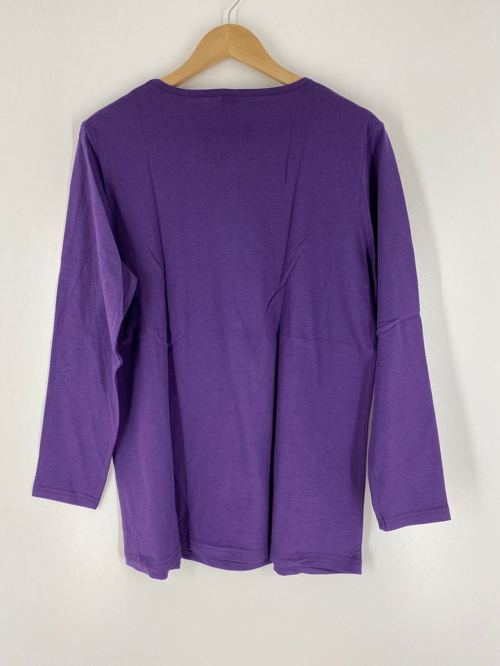 T-shirt: Basic Langarmshirt, violett, Grösse 44, "Neuwertig" – Nuovo (secondo la descrizione) da Mülligen venduto da Chleeblatt1941 1