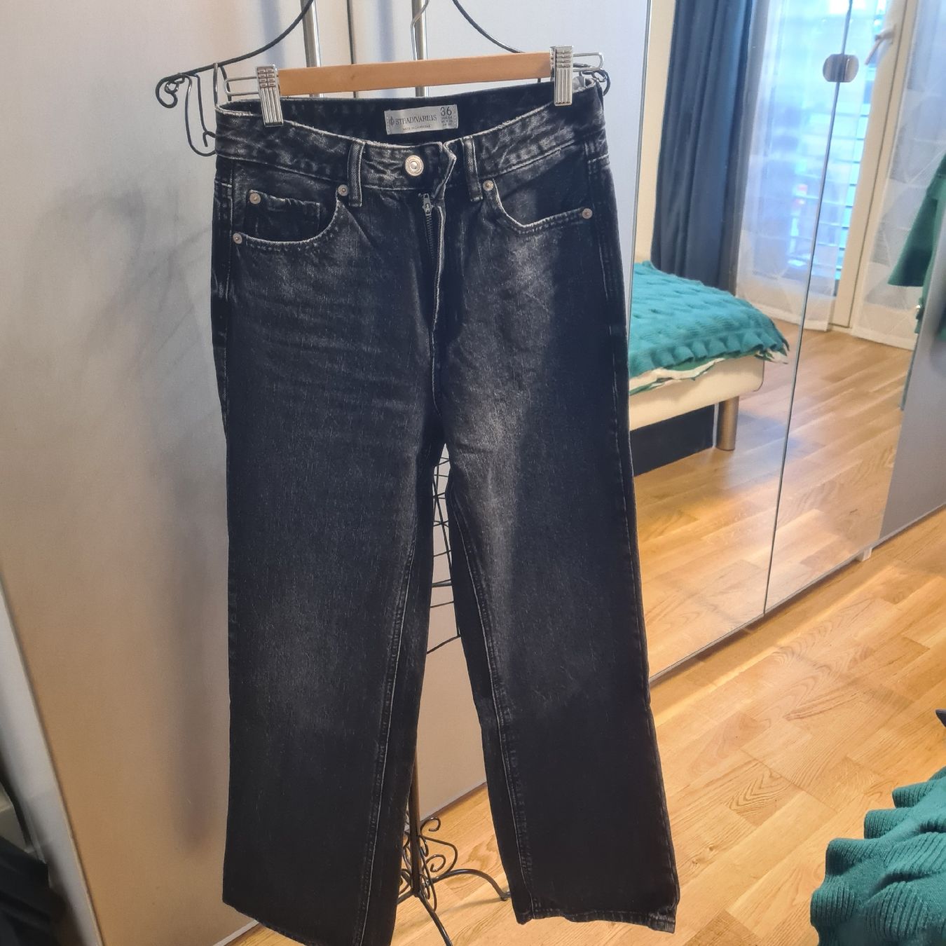 Stradivarius Jeans: jeans von stradivarius gr 36 – Nuovo (secondo la descrizione) da zürich venduto da janjaz