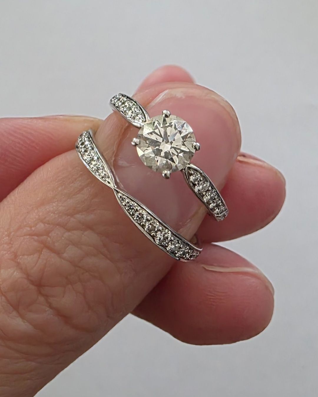 Tiffany & Co. Anelli: Wunderschöner Diamant-Verlobungsring mit passendem Ehering – Usato da Triesen venduto da db_85 2