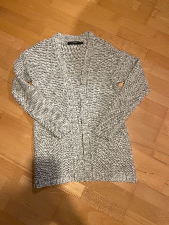Grauer Vero Moda Strickjacke, Grösse XS, "Jäckli"