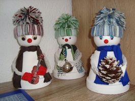 Zauberhafte Winterdeko Schneewichtel in veschiedenen Farben