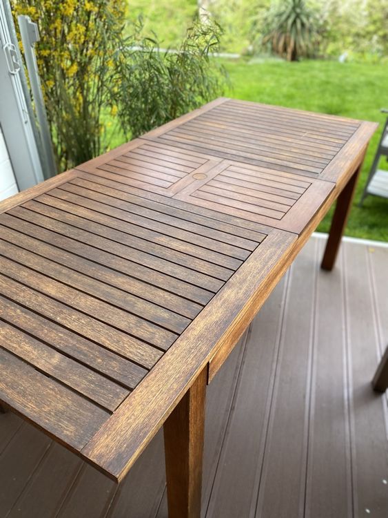 Elegantes Gartentische Dnisches Bettenlager Ebenbildnull