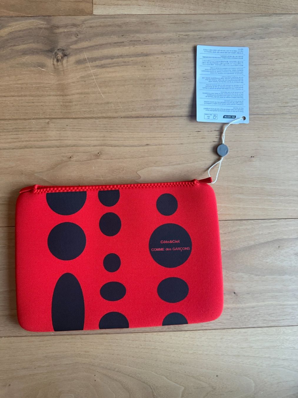 Covers & Borse: New Comme des Garçons Ipad case – Nuovo e nell'imballaggio originale da St-Sulpice VD venduto da juhdu