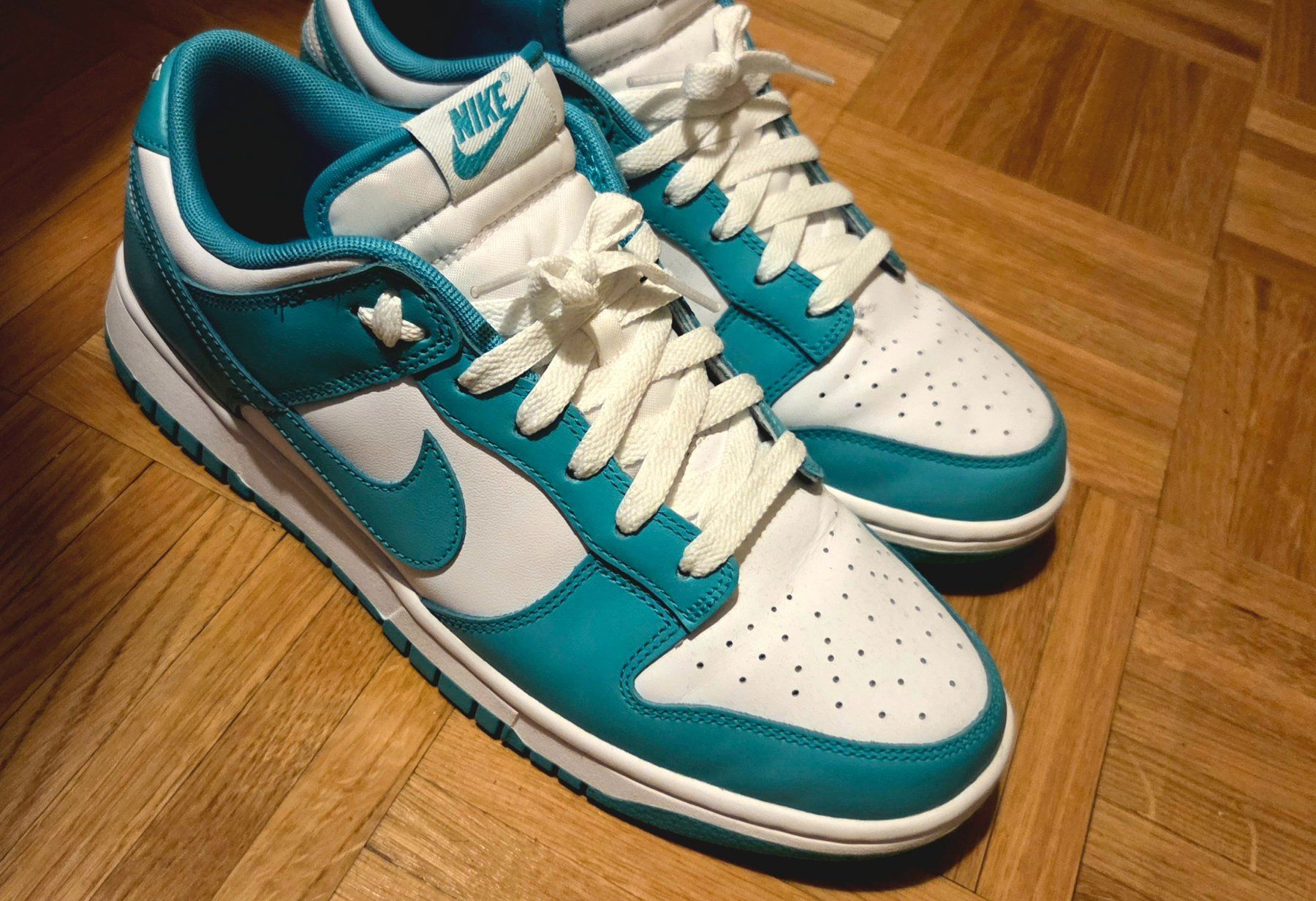 Nike Scarpe da uomo: Nike Dunk Low blanc turquoise taille 42.5 – Usato da Mont-sur-Rolle venduto da napule10 1
