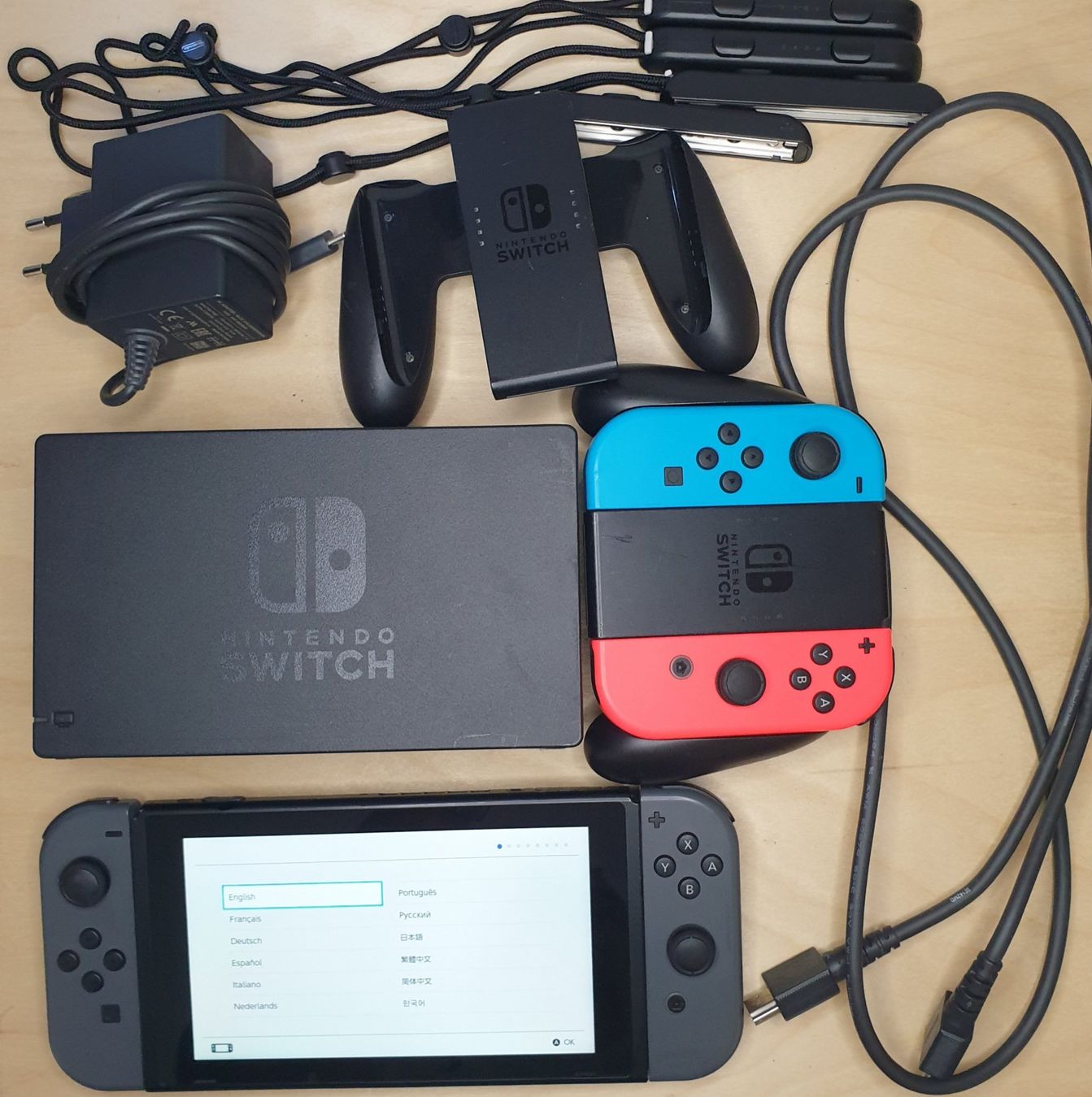 Nintendo Console: Console Nintendo Switch – Usato da Posieux venduto da Csardas.