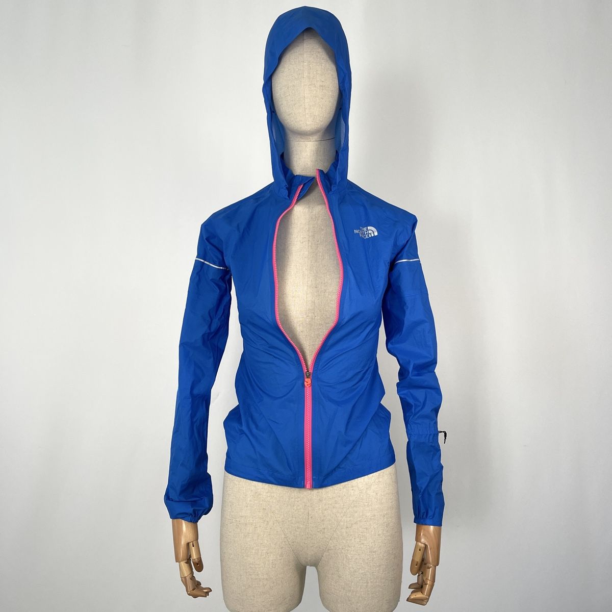 North Face Giacche: THE NORTH FACE Jacket – Nuovo (secondo la descrizione) da Emmen venduto da AVVIIVVA_Store