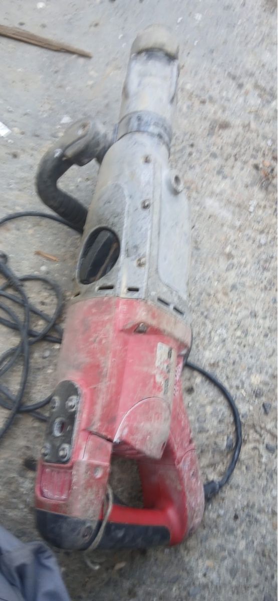 Tutte le macchine: Milwaukee Abbruchhammer  – Difettoso da Niederbipp venduto da baggerch 1