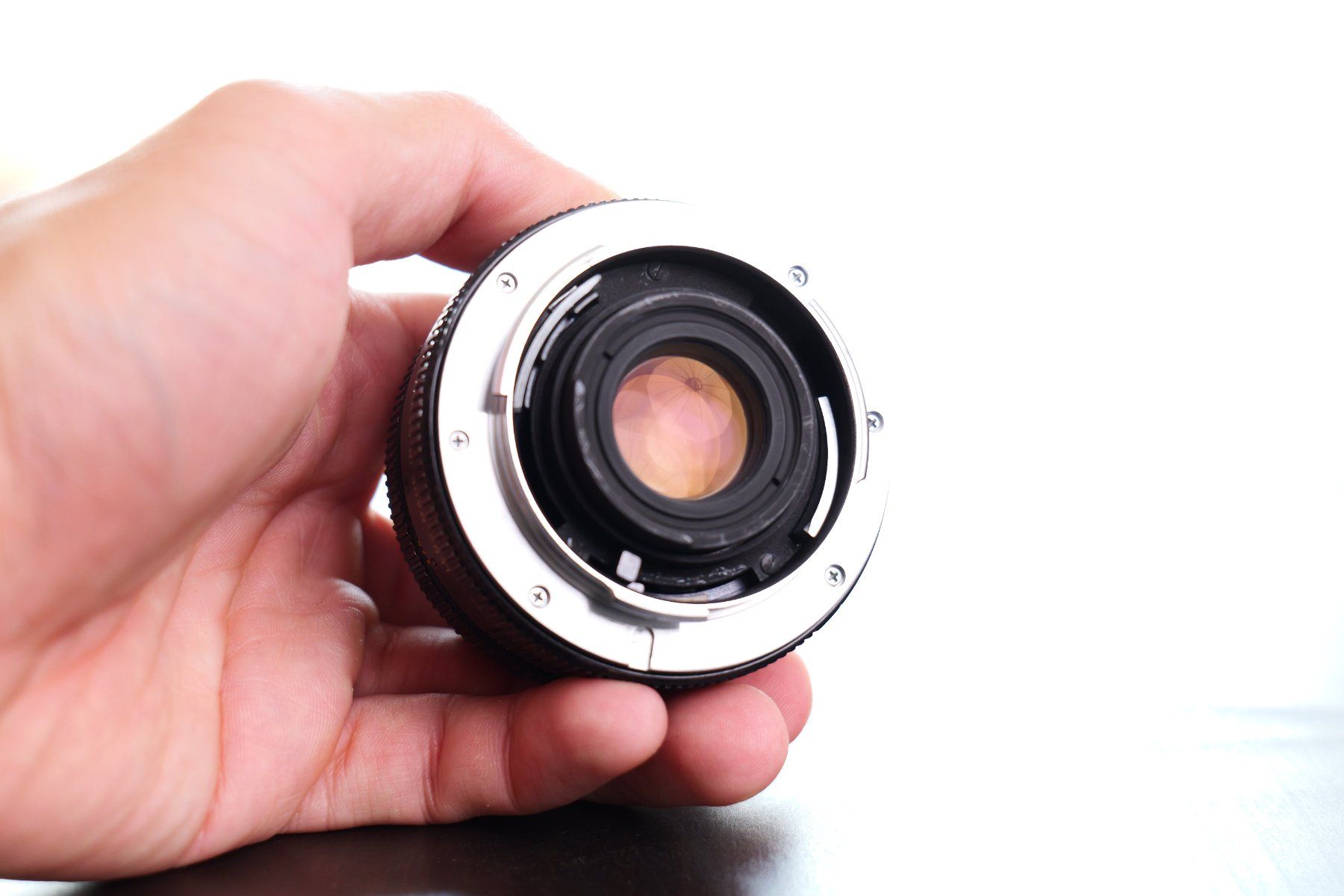 Leica Obiettivi: Leica Elmarit-R 28mm f2.8 – Usato da Tecknau venduto da LevinLaufmann 7