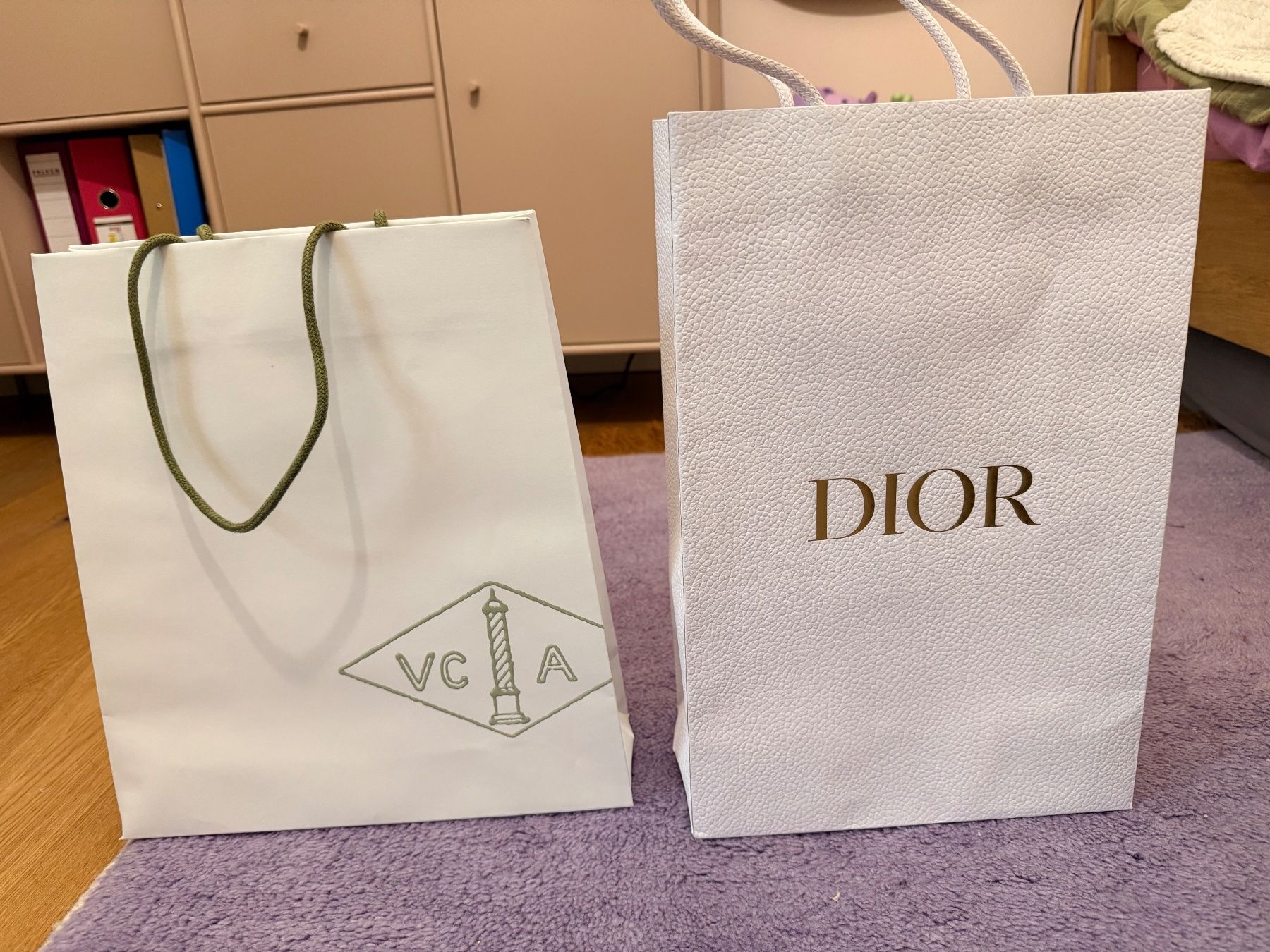 Dior Borse: Van Cleef & Arpels + CHANEL + Dior Shopping Bags – Nuovo e nell'imballaggio originale da Männedorf venduto da iza04 7