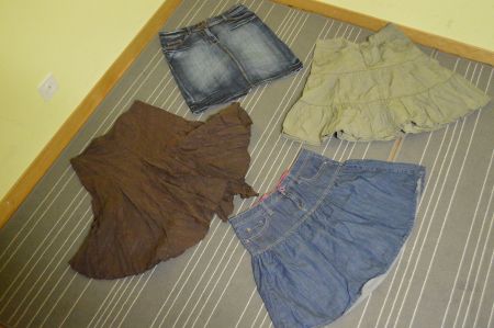 Lot de 4 Jupes L 40 / 42 // Envoi / Versand OK