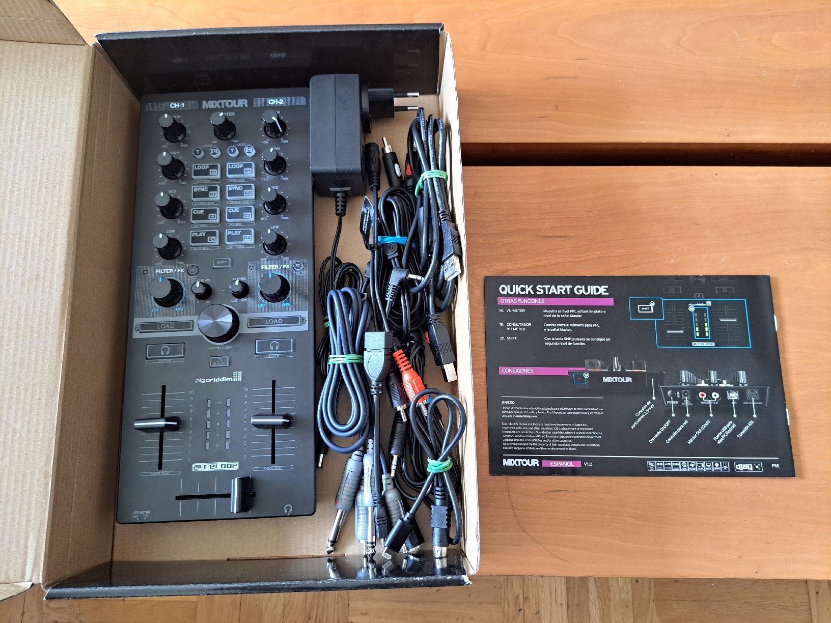 Reloop Mischpulte: Reloop Mixtour DJ Controller algoriddim for iOS/Android – Gebraucht aus Berikon von joker1972 2
