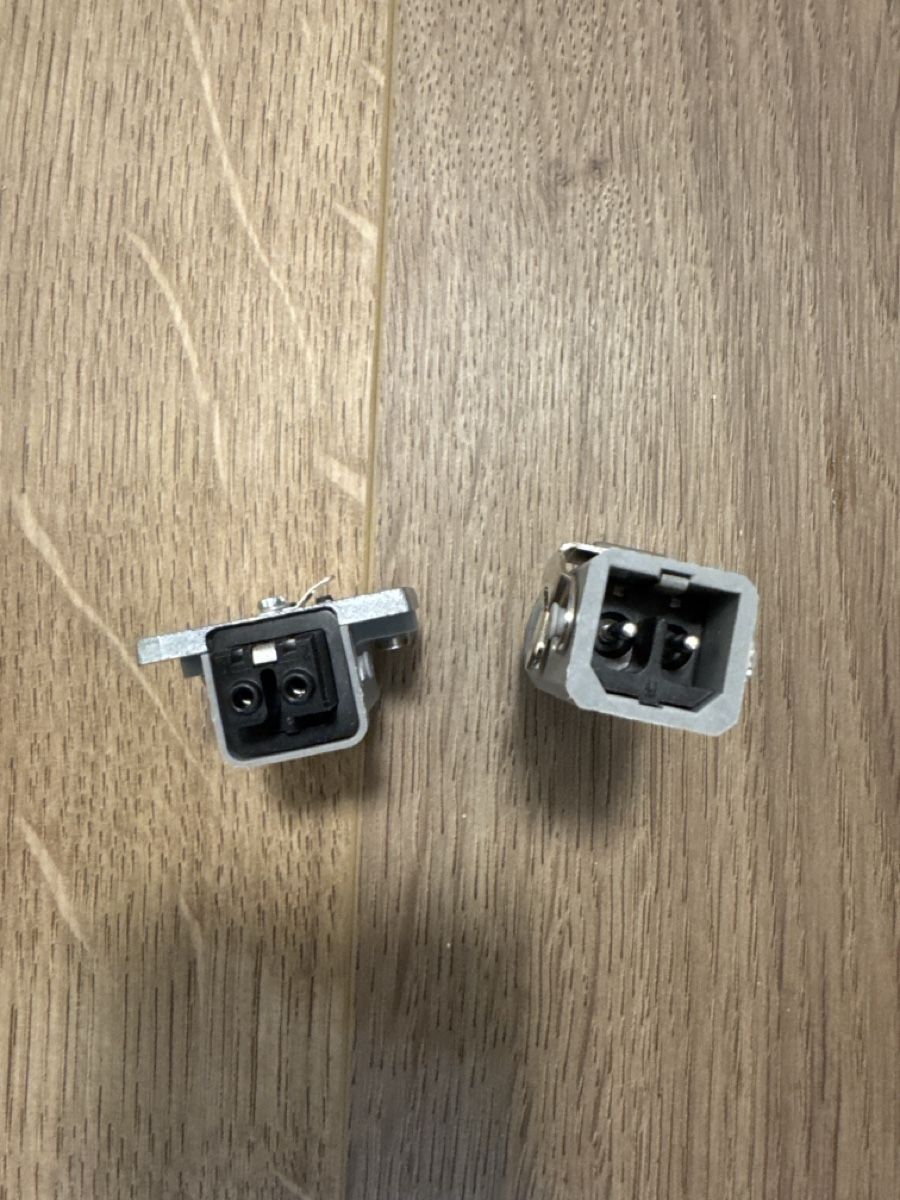 Spine: STAK AP200 Stecker & Dose  – Nuovo (secondo la descrizione) da Bolligen venduto da weg_nj55 2