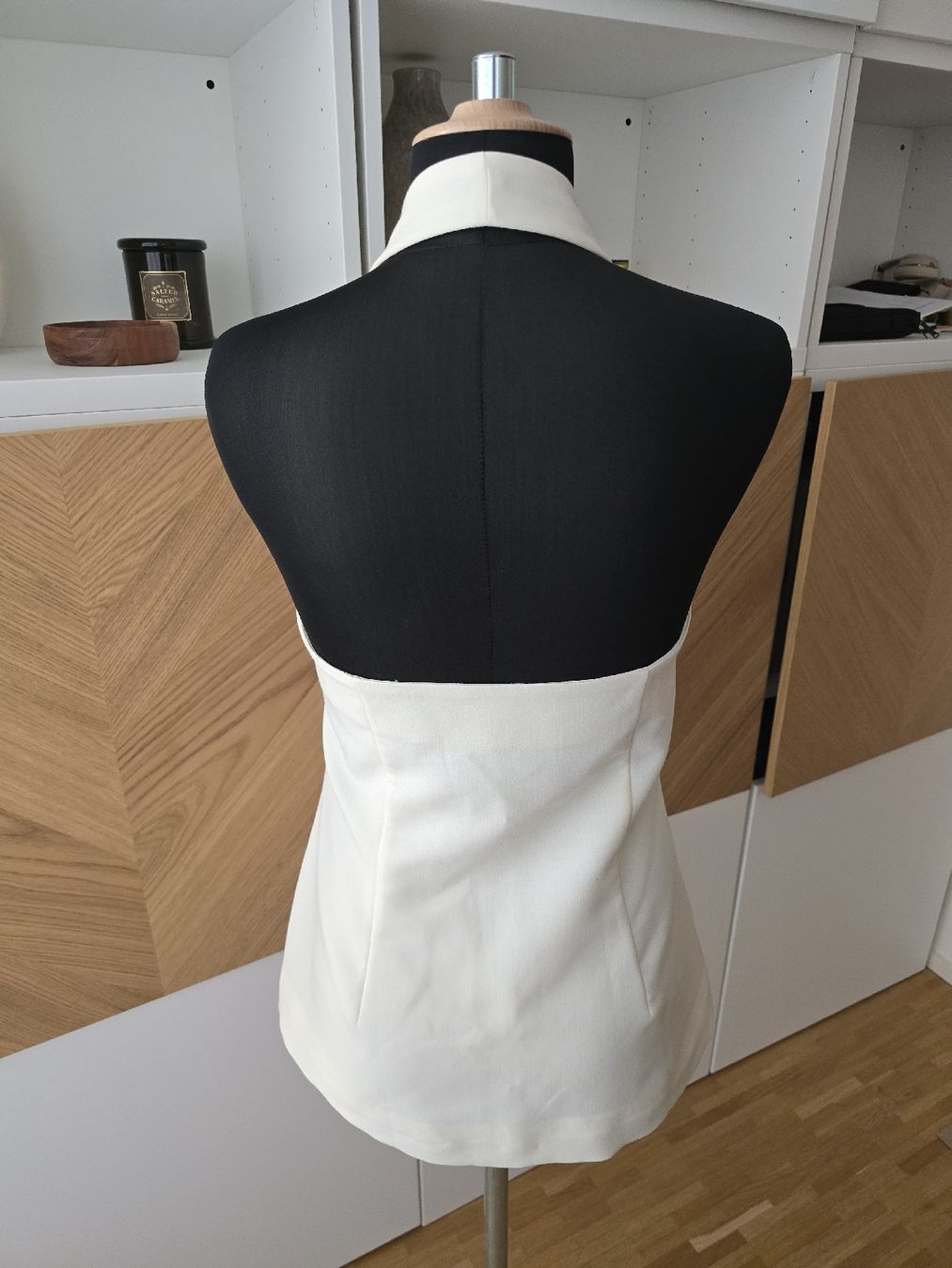 Top: ASTR the Label Top Crème – Usato da Zürich venduto da ale_bg2x 4